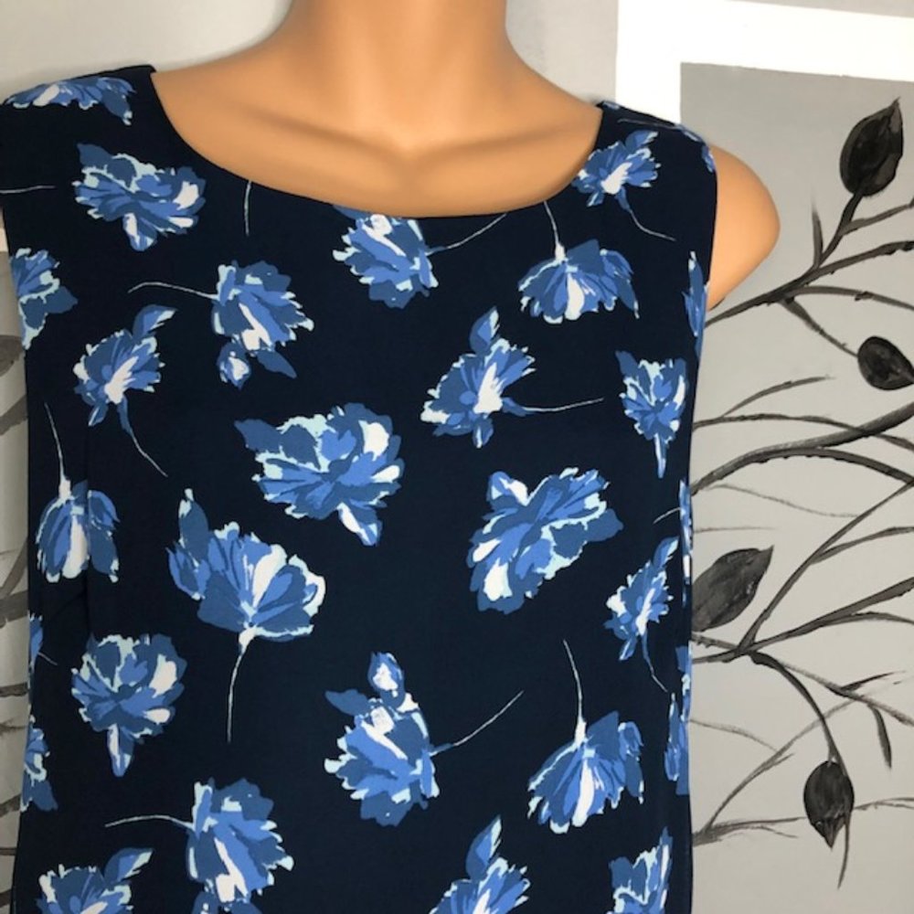 SIMPLY STYLED DRESS - Picture 2 of 4